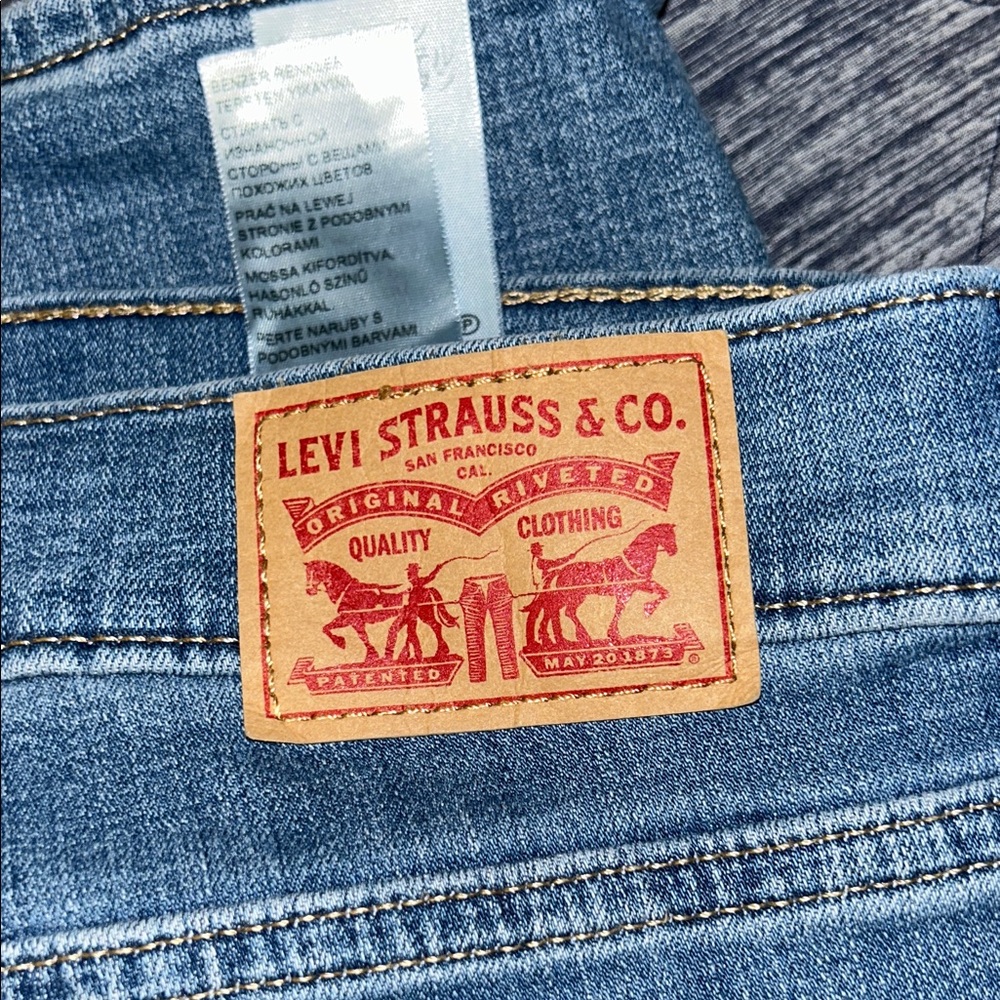 Levi's Light Blue High-Rise Distressed Straight Jeans size 22W Preloved - Picture 4 of 15